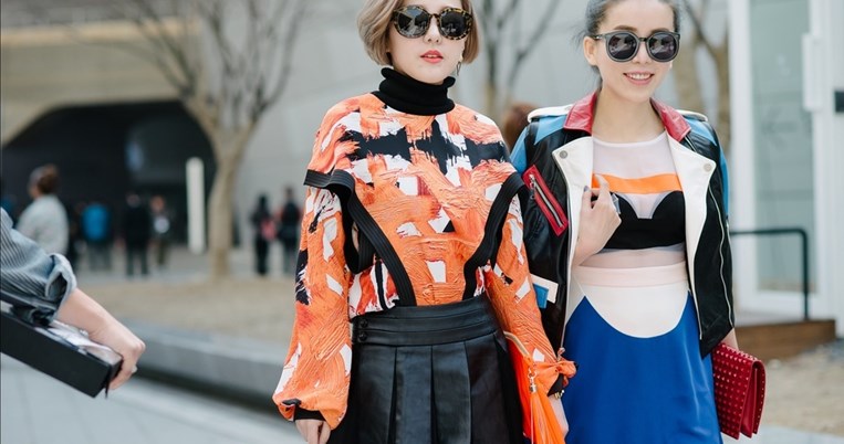 Τα πιο άσχημα παπούτσια του κόσμου σκοπεύουν να γίνουν τάση που θα φορεθεί με μανία