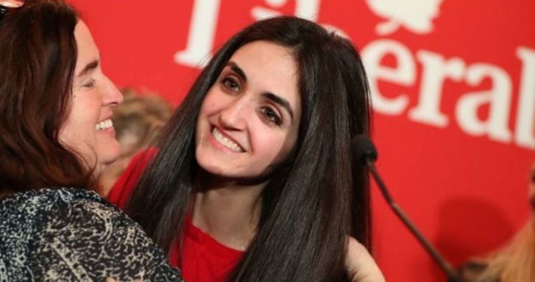 Ποια είναι η 26χρονη ελληνίδα, καθηγήτρια που εκλέχθηκε βουλευτής στον Καναδά;