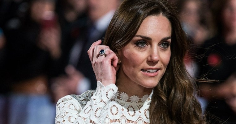 Το απίστευτο ποσό που ξόδεψε το 2016 η Kate Middleton μόνο για τα ρούχα της