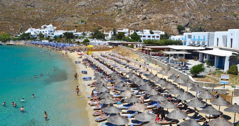 Μεγάλη αλλαγή στην παραλία της Ψαρρούς στη Μύκονο. Έρχεται πολυτελές εμπορικό κέντρο