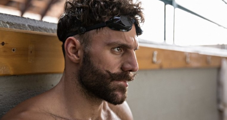 «Θέλει ψυχή». Ο O Αντώνης Τσαπατάκης συμμετέχει σε σποτ για την στήριξη παιδιών με αναπηρία