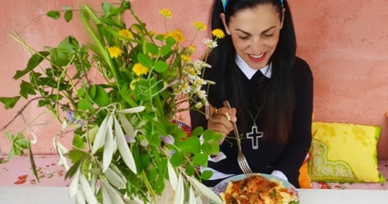 Η κατσικομακαρονάδα της επόμενης μέρας με παπαρδέλες από την Ελένη Ψυχούλη 