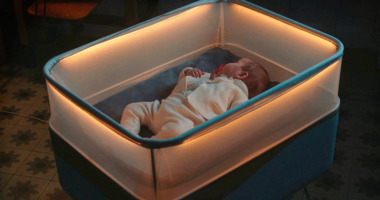 Η ασύλληπτη κούνια της Ford που κοιμίζει τα μωρά σαν να βρίσκονται σε αυτοκίνητο