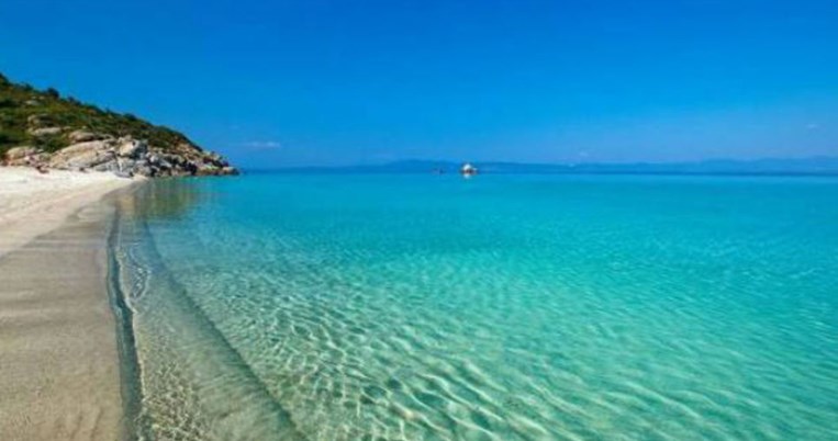 Ποια ελληνική παραλία βρίσκεται στη λίστα με τις πιο παράξενες του κόσμου