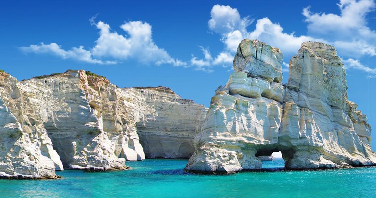 Ποιο είναι το ανέγγιχτο ελληνικό νησί σύμφωνα με Conde Nast Traveller; Αλλιώς τα θαλασσινά Μετέωρα