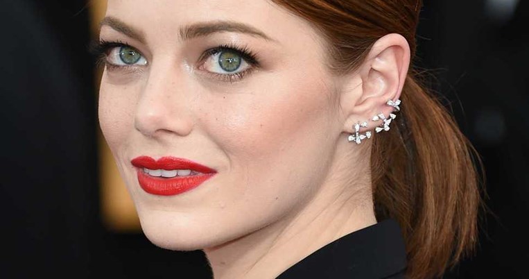 Strawberry blonde. Το καινούριο χρώμα μαλλιών της Emma Stone είναι η νέα τάση στα ξανθά