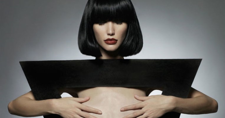 Πώς οι θηλές μιας γυναίκας συνδέονται με την απόχρωση του κραγιόν της