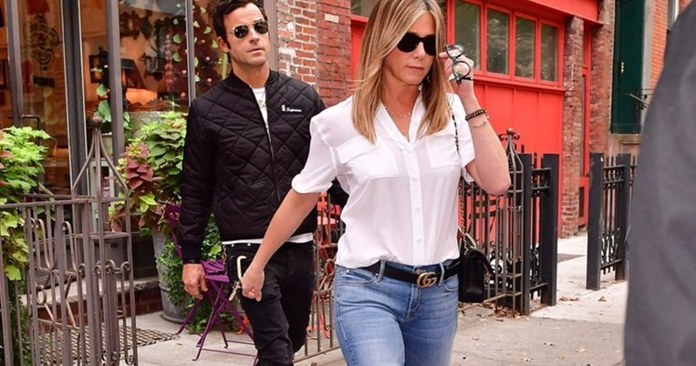 Oι celebrities μόλις εγκατέλειψαν τα τζιν γι' αυτό το παντελόνι