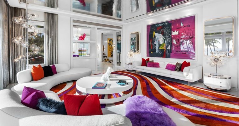 Μέσα στο εκκωφαντικά πολύχρωμο σπίτι του Tommy Hilfinger στη Φλόριντα