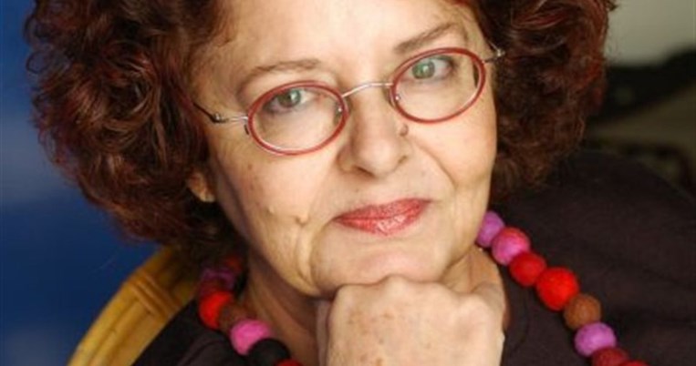 Ευγενία Φακίνου: Τι ήταν αυτό που έκανε την Ντενεκεδούπολη τόσο μοναδική;