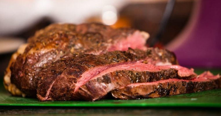 Ένας ειδικός στις τροφικές δηλητηριάσεις, αποκαλύπτει ποιες έξι τροφές δεν τρώει ποτέ