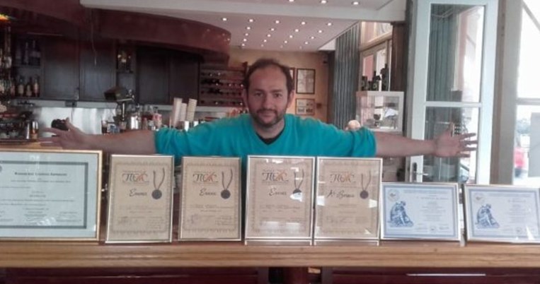 Γιώργος Κατσούλας: Ο αυτοδίδακτος συγγραφέας με σύνδρομο Άσπεργκερ σαρώνει τα βραβεία λογοτεχνίας