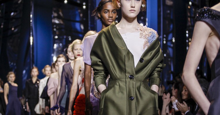 Οι "Μάγισσες" της Λένας Πλάτωνος επενδύουν μουσικά το show Υψηλής Ραπτικής του Dior στο Παρίσι   