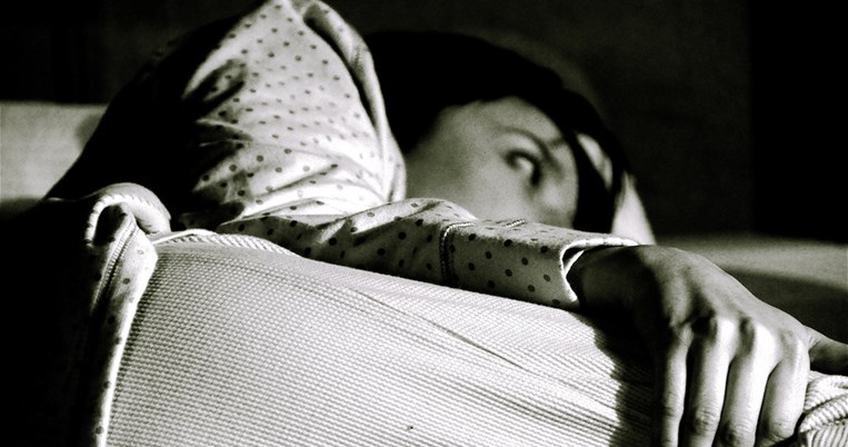 Αϋπνία: Γιατί δεν μπορούμε να κοιμηθούμε το βράδυ; 
