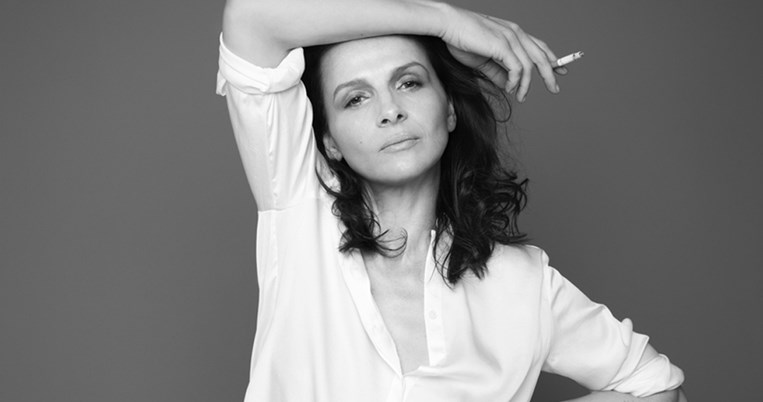 Η θρυλική ομορφιά της Juliette Binoche με ένα μόνο tip. Το εξομολογείται η ίδια