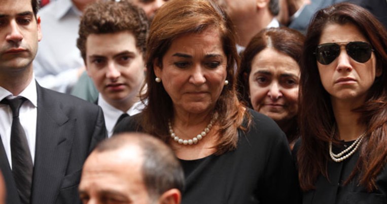 Τα συγκινητικά λόγια της Ντόρας στην κηδεία του πατέρα της