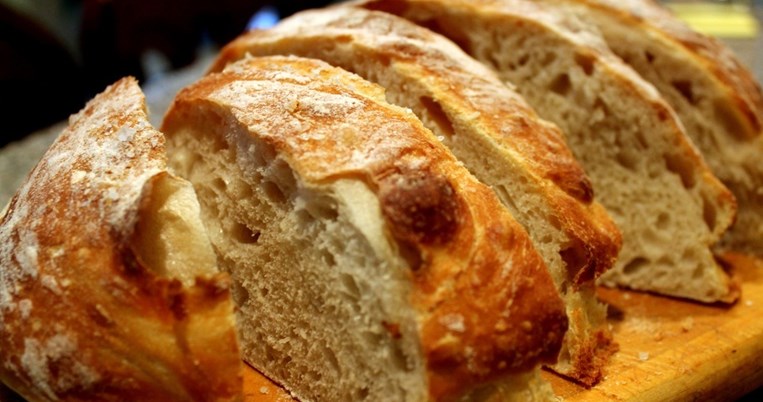Αυτό είναι το απλό και εύκολο ψωμί που μπορείς να φτιάξεις στο σπίτι με ένα συστατικό - έκπληξη