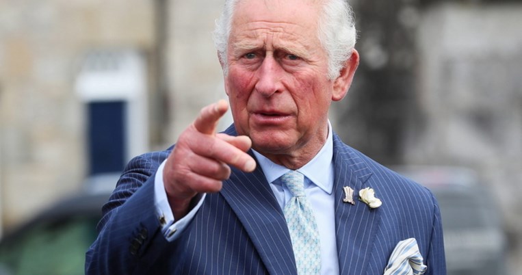 Με μία κοινή τους φωτογραφία από το 1997 ευχήθηκε χρόνια πολλά στον Χάρι ο πρίγκιπας Κάρολος