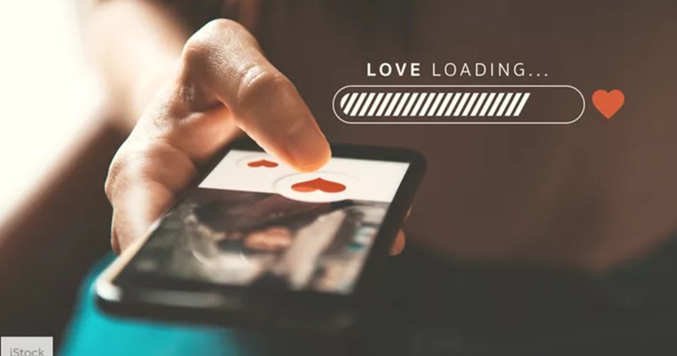 5 τρόποι για να καταλάβεις αν αρέσεις σε κάποιον που γνώρισες στο διαδίκτυο