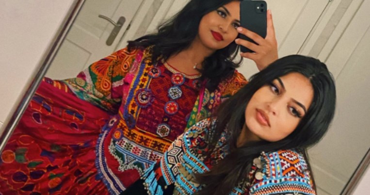 Το φως μες το σκοτάδι: Γυναίκες του Αφγανιστάν ντύνονται με όμορφα, πολύχρωμα φορέματα 