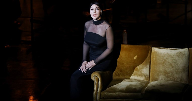 Ολόκληρη η κοσμική Αθήνα στο Ηρώδειο για να δει τη Μόνικα Μπελούτσι στον ρόλο της Μαρίας Κάλλας