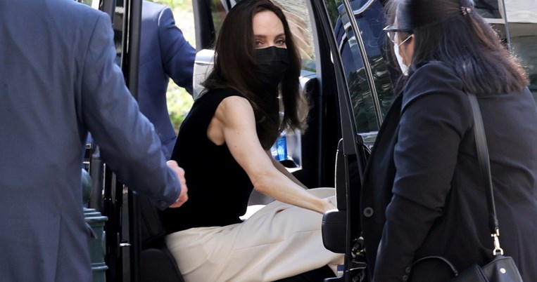 Νέο ζευγάρι στην πόλη; H Αντζελίνα Τζολί και ο Weeknd ξανά μαζί σε ρομαντικό δείπνο 