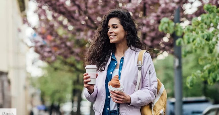 Παραγγέλνεις το πρωινό σου από έξω; Πώς θα κάνεις υγιεινότερες fast food επιλογές