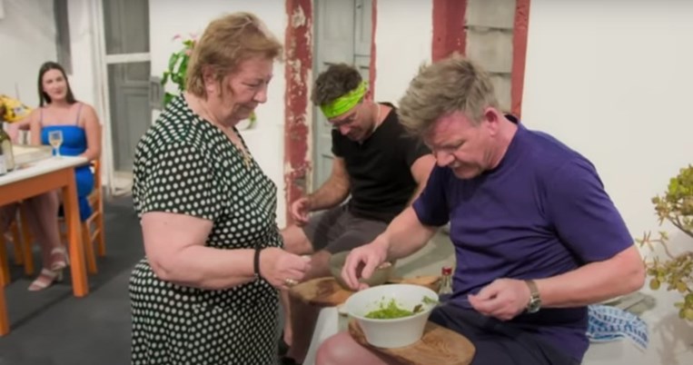 Ελληνίδα γιαγιά δοκιμάζει συνταγή του Γκόρντον Ράμσεϊ και δεν ενθουσιάζεται καθόλου