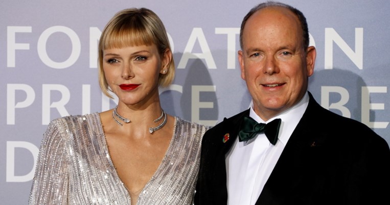 Παγκόσμια ανησυχία για τη Σαρλίν: Η φωτογραφία που μας έπεισε ότι κάτι συμβαίνει με την υγεία της