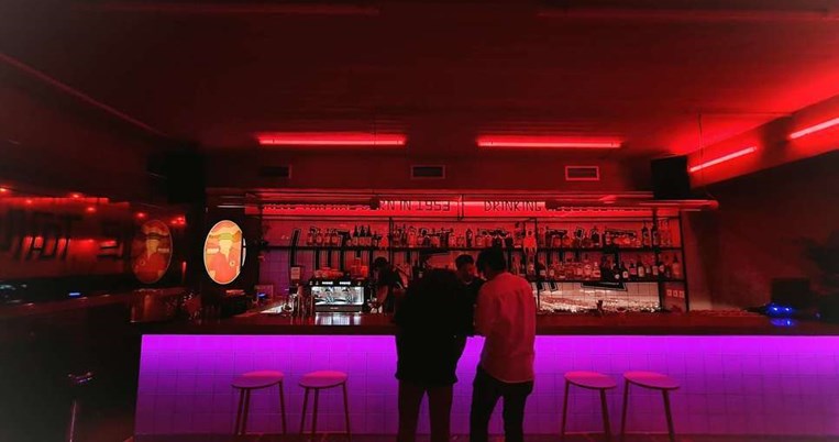 Το Uncle Tan's είναι το νέο cool μπαρ του Πειραιά