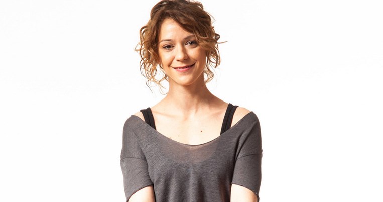 Η πιο ενδιαφέρουσα stand up comedy παράσταση της χρονιάς έχει για τίτλο την πιο κλισέ φράση 