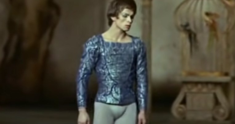 Όταν ο μεγάλος Ρούντολφ Νουρέγιεφ ήρθε στην Ελλάδα: H σπάνια φωτογραφία με τη Νίκη Γουλανδρή