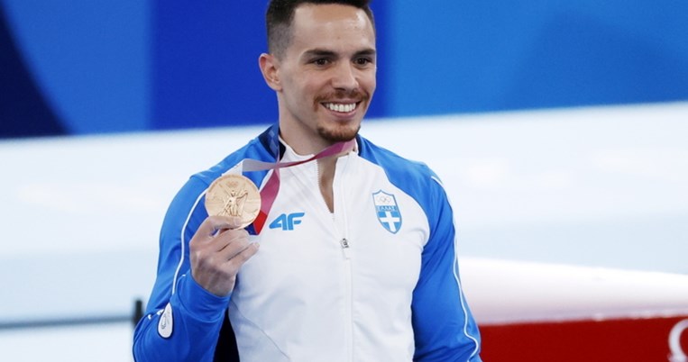 Λευτέρης Πετρούνιας: Η αποκαθήλωση ενός «ήρωα» μέσα σε λίγα λεπτά