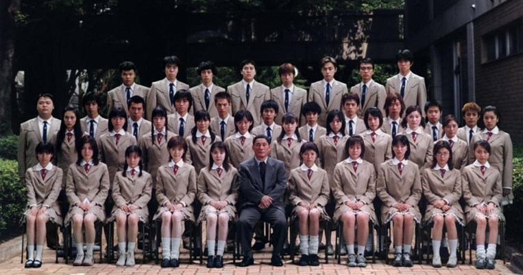 Στο «Battle Royale» κάποιοι πολεμούσαν για τη ζωή τους σε μία αρένα πολλά χρόνια πριν το Squid Game