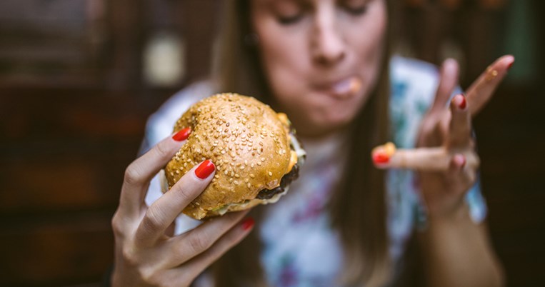 Τρως συνεχώς για να αποφύγεις τα δυσάρεστα συναισθήματα; Πώς θα ξεπεράσεις αυτόν τον εθισμό;