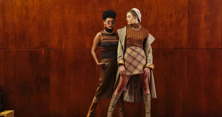 Είσαι έτοιμη για ψώνια; Εδώ θα βρεις τα πιο hot ρούχα και αξεσουάρ που θα σε κρατήσουν on budget