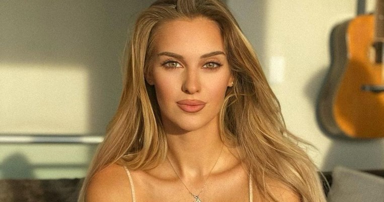 Γνωρίστε τη γυναίκα που το Instagram «μισεί», εξαιτίας της ομορφιάς της