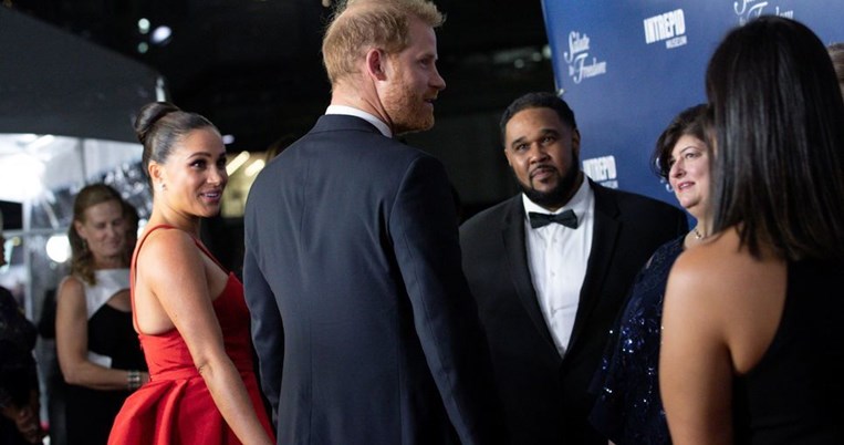 Όλοι μιλούν για τη συγκλονιστική εμφάνιση της Μέγκαν Μαρκλ, και όχι άδικα