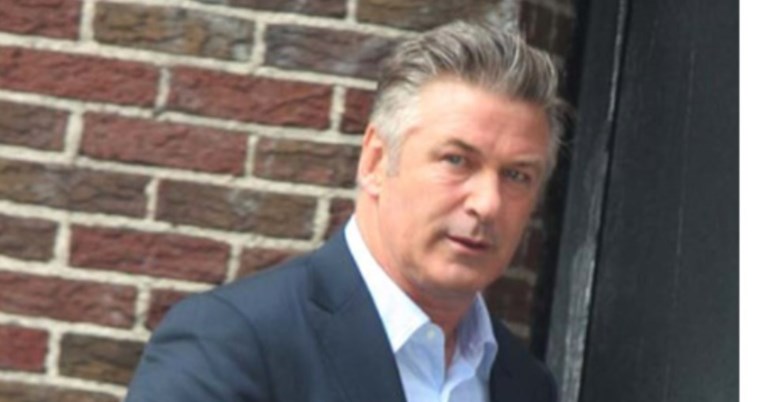 Δεύτερη μήνυση εναντίον του Baldwin | Καταγγελίες ότι "'έπαιξε ρώσικη ρουλέτα" στα γυρίσματα