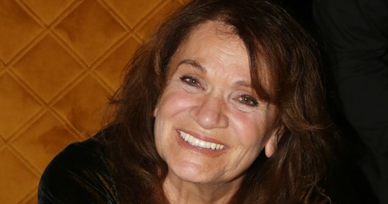 Συγκλονίζει η Ελπίδα: Ο άντρας μου πέθανε στα χέρια μου - Τον κρατούσα και του έλεγα "Στάθη περίμενε