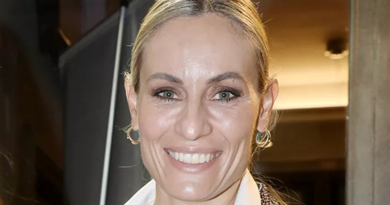 Ελεονώρα Μελέτη | Παρενοχλήθηκε σεξουαλικά στον αέρα της εκπομπής της (vid)