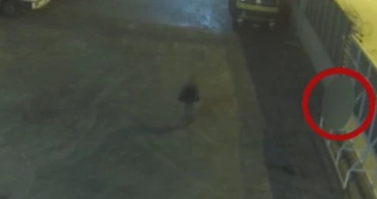 Φρίκη στο Κερατσίνι: Η 8χρονη ψυχορραγούσε και υπάλληλος του εργοστασίου την κλωτσούσε να δει αν ζει