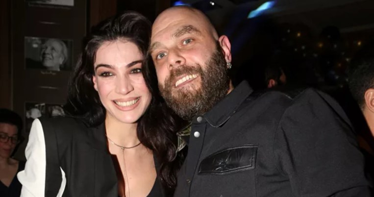 Ήβη Αδάμου - Μιχάλης Κουϊνέλης | "Ανοίγουν" το σπίτι τους και μας δείχνουν τον στολισμό τους