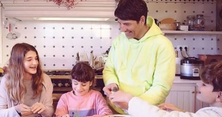 Τρυπώσαμε στα ωραιότερα σπίτια των Ελλήνων celebrities