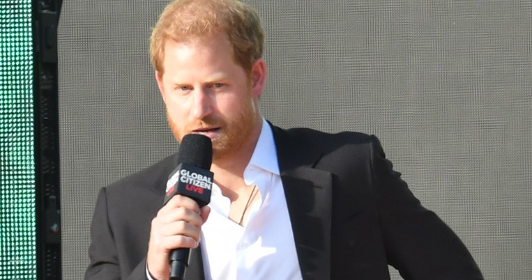 Αποκαλύψεις βόμβα για τα μαρτύρια του πρίγκιπα Χάρι: Ψάχναμε αν οι κοπέλες του είχαν κάνει έκτρωση