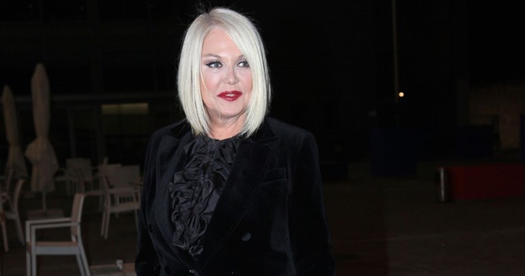 «Μπέμπα και μες στην καλή χαρά»