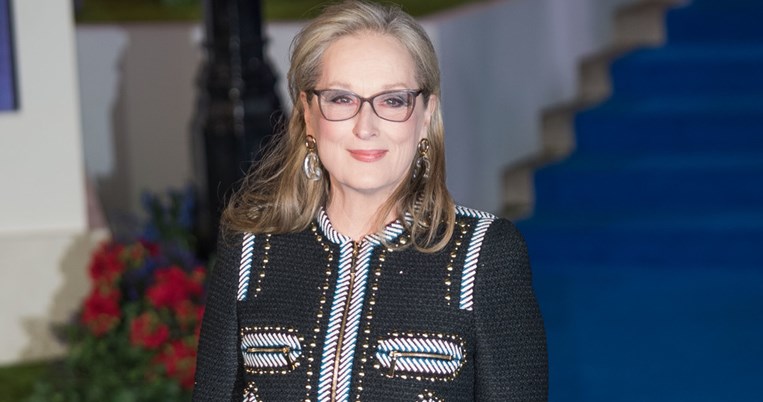 Η Μέριλ Στριπ φόρεσε το παλτό που κάθε σύγχρονη γυναίκα θέλει στην γκαρνταρόμπα της