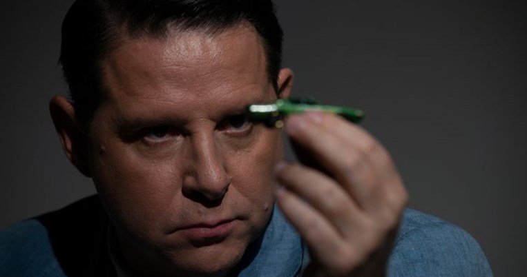 Δημήτρης Μυλωνάς: "Το θέατρο έβγαλε τα μάτια του, σαν άλλος Οιδίποδας, και είδε"