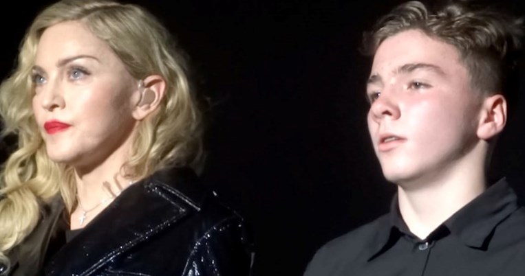 Madonna | Ο γιος της Rocco Ritchie πουλάει δικά του έργα τέχνης για χιλιάδες δολάρια με ψευδώνυμο