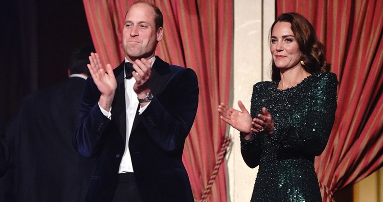 Η βασίλισσα Ελισάβετ έχει τεράστια αδυναμία στην Κέι Μίντλετον και αυτή είναι η απόδειξη